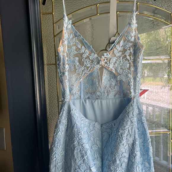 Prom dress - Picture 3 of 5